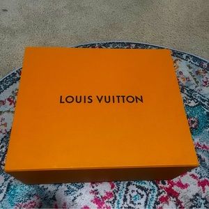 ❌❌SOLD❌❌Louis Vuitton XL Magnetic Closure Box (empty)